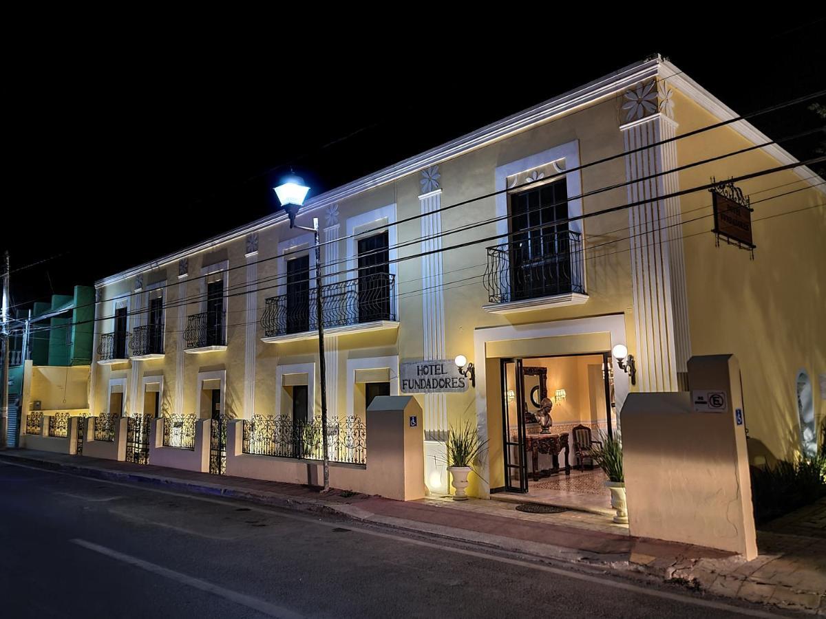Hotel Fundadores Valladolid  Ngoại thất bức ảnh