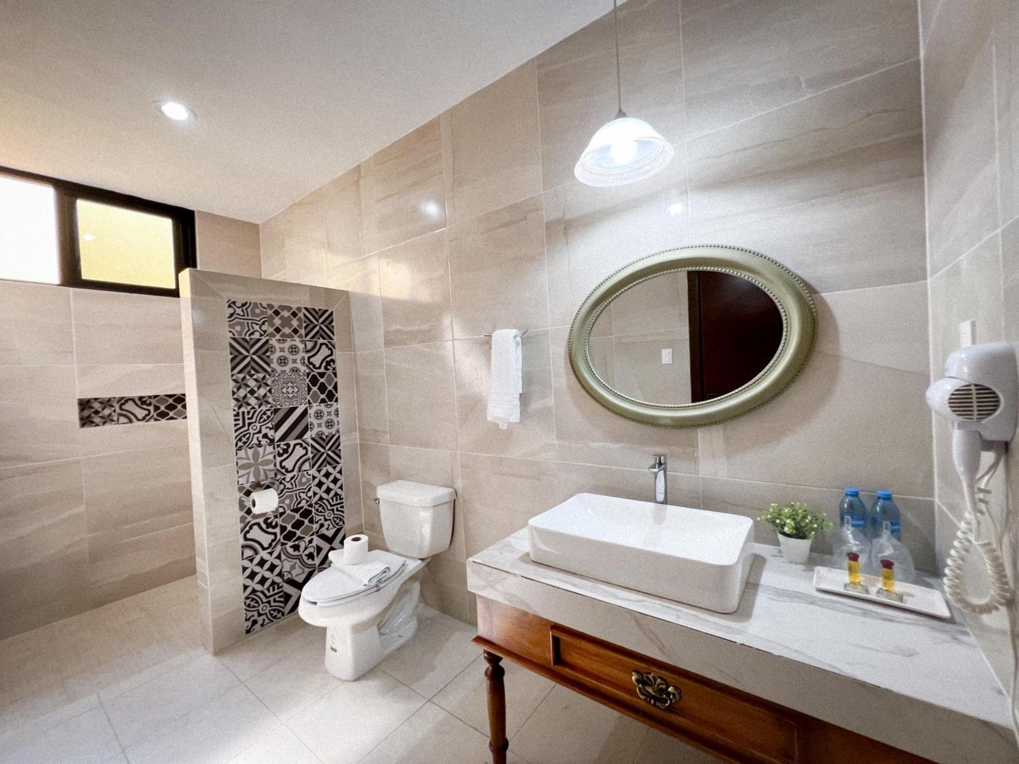 Hotel Fundadores Valladolid  Ngoại thất bức ảnh