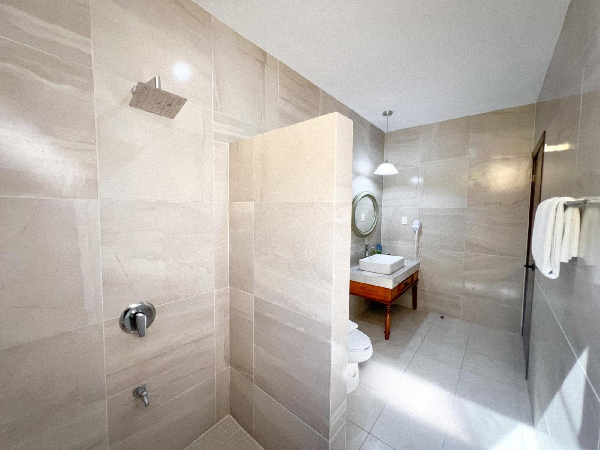 Hotel Fundadores Valladolid  Ngoại thất bức ảnh