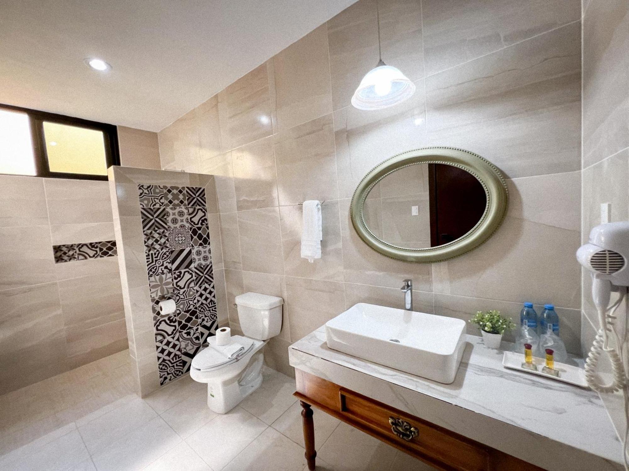 Hotel Fundadores Valladolid  Ngoại thất bức ảnh