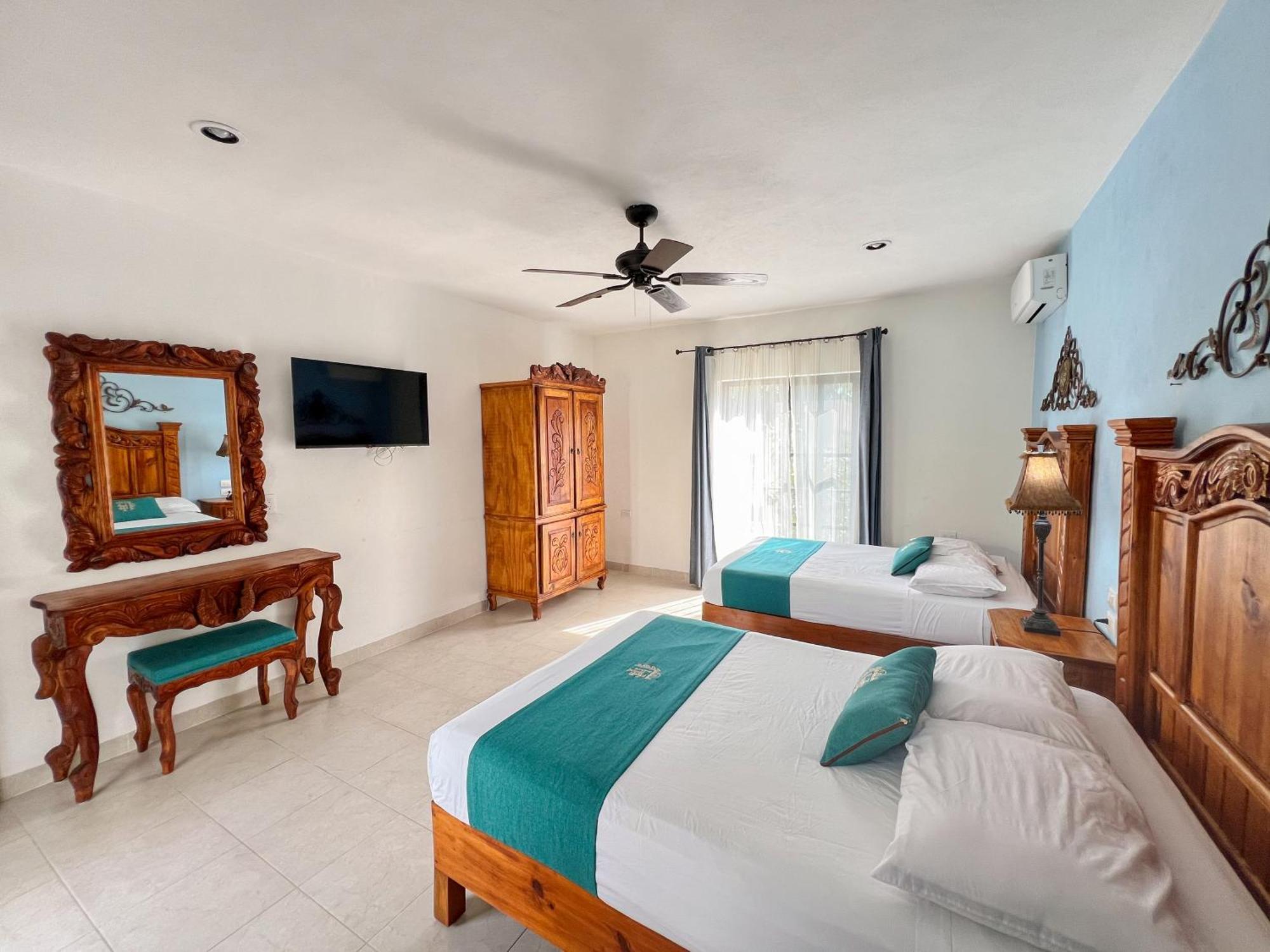 Hotel Fundadores Valladolid  Ngoại thất bức ảnh