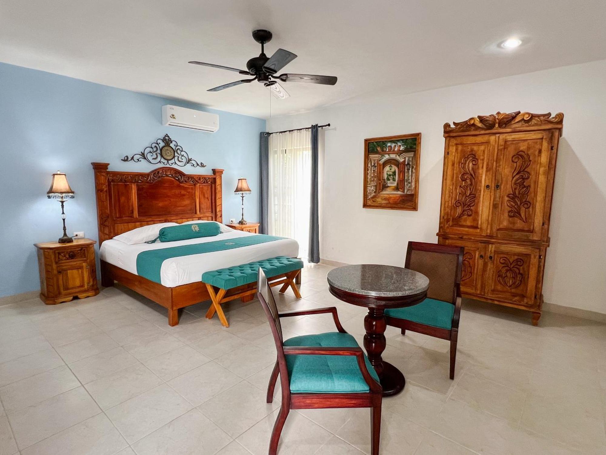 Hotel Fundadores Valladolid  Ngoại thất bức ảnh