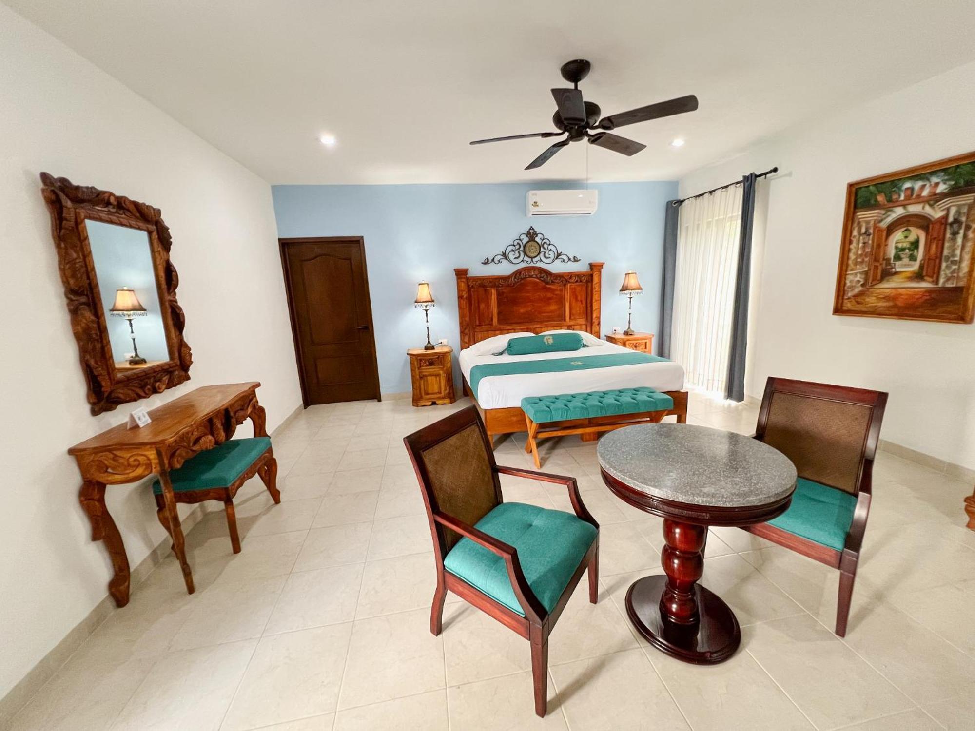 Hotel Fundadores Valladolid  Ngoại thất bức ảnh