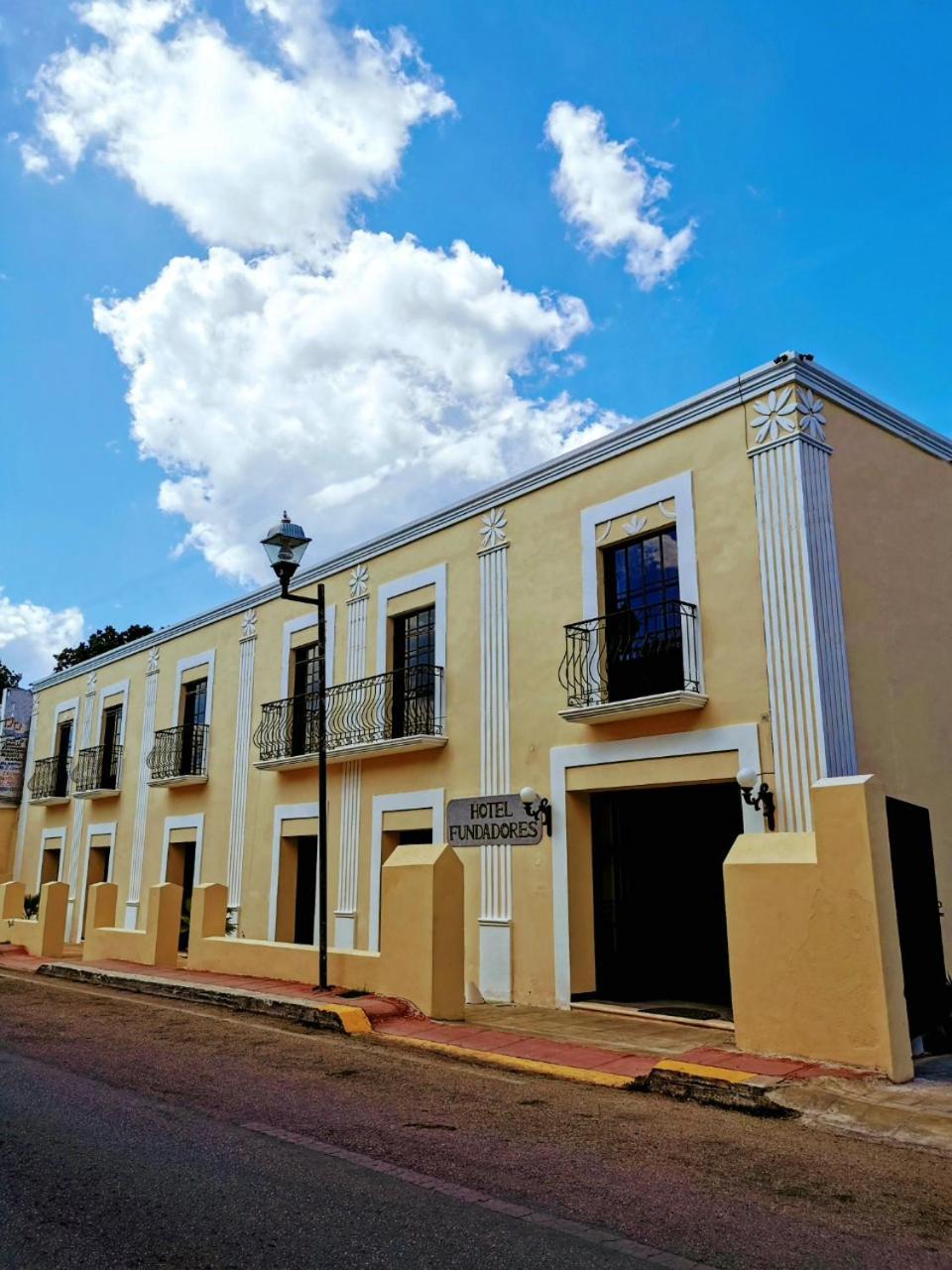 Hotel Fundadores Valladolid  Ngoại thất bức ảnh